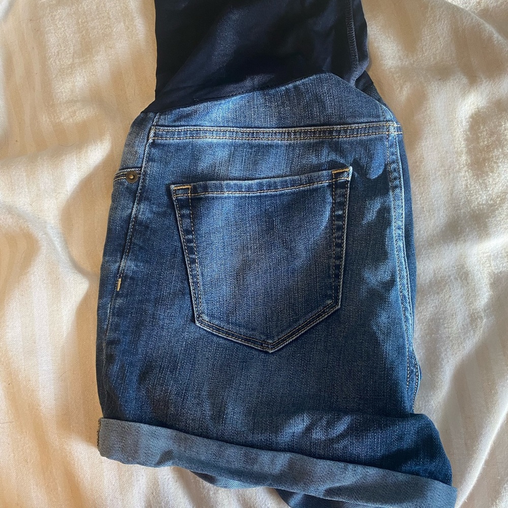 Maternity shorts